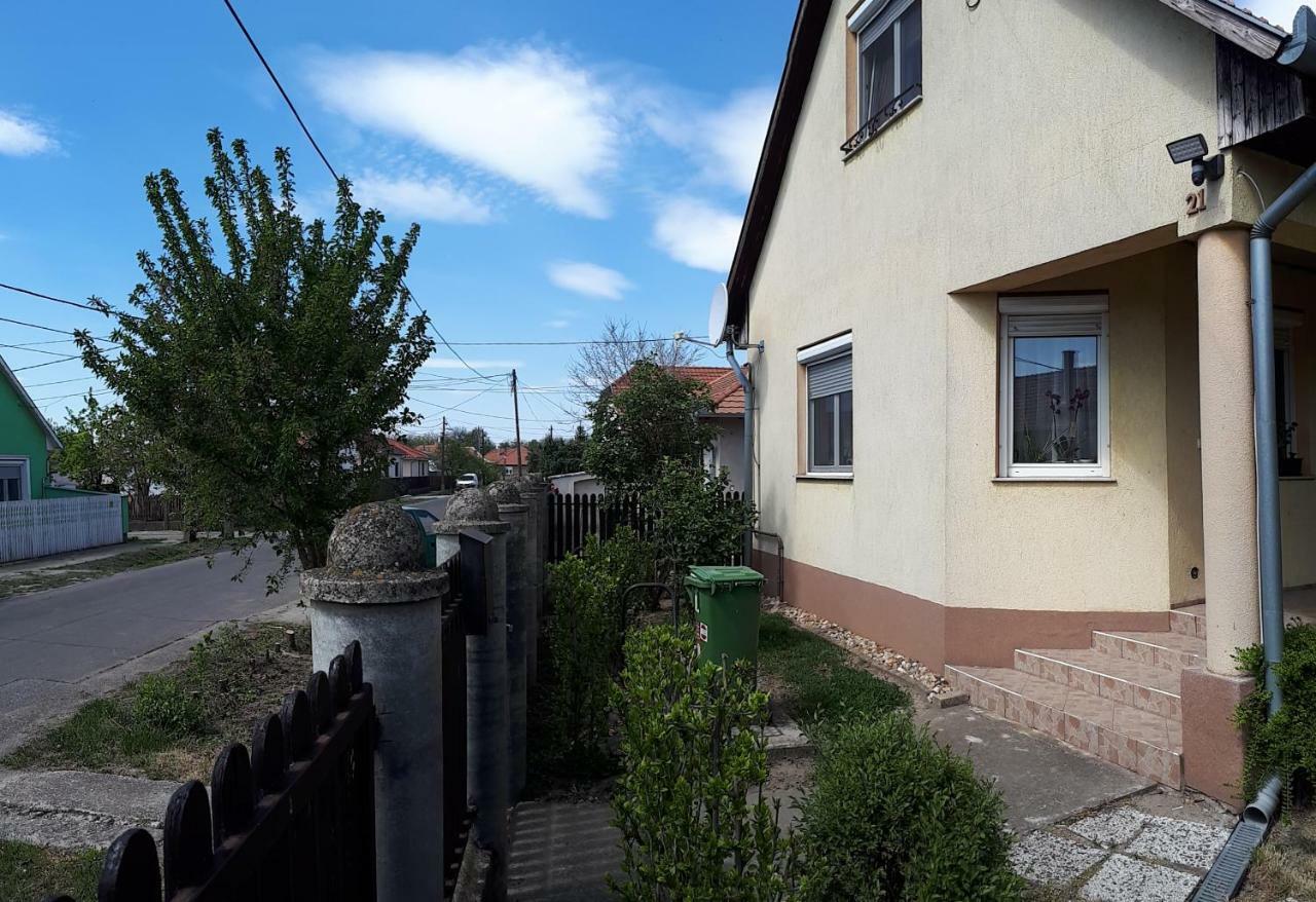 Dyta1 Apartman Apartment Hajduszoboszlo Luaran gambar